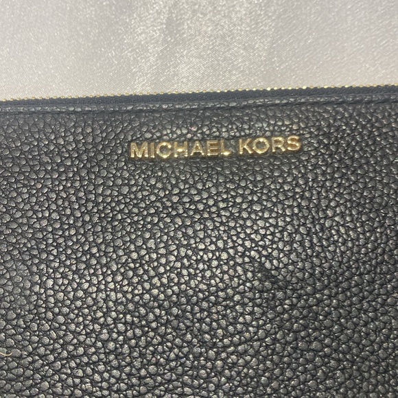 Michael’s Kors black saffiano wristlet - Picture 2 of 13